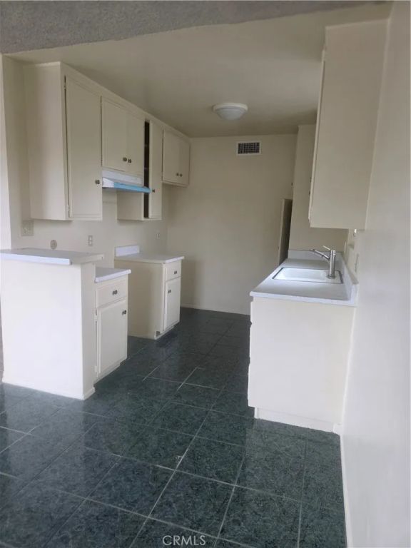 1458 West 101st St., Los Angeles, CA 90047