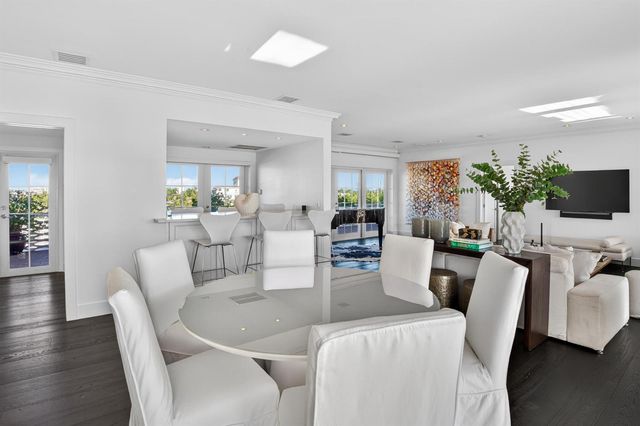 315 S Lake Drive Ph D, Palm Beach, FL 33480