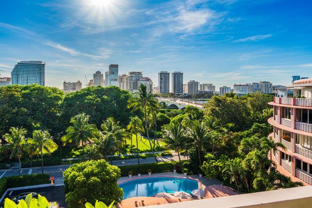 315 S Lake Drive Ph D, Palm Beach, FL 33480
