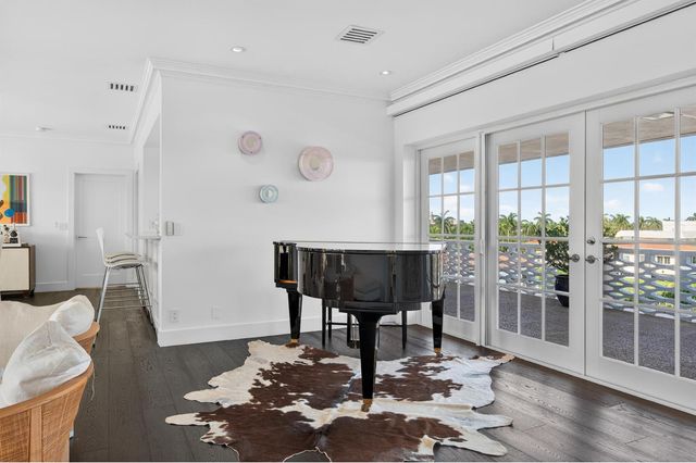 315 S Lake Drive Ph D, Palm Beach, FL 33480