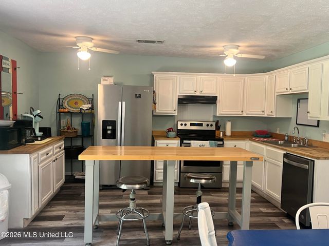217 Buena Vista Drive, Long Beach, MS 39560