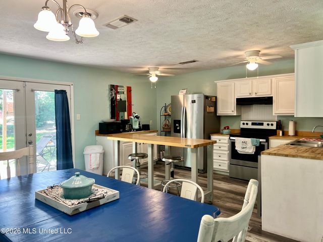 217 Buena Vista Drive, Long Beach, MS 39560