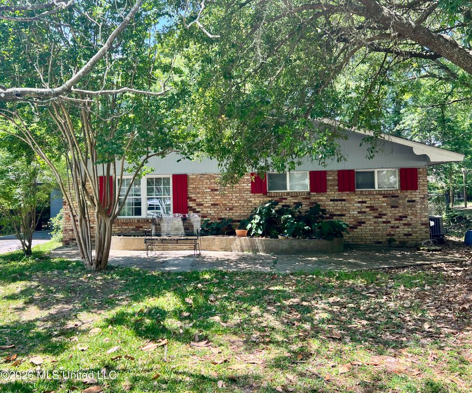 217 Buena Vista Drive, Long Beach, MS 39560
