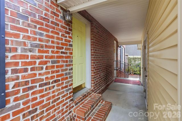 7019 Walnut Ridge Court, Charlotte, NC 28217