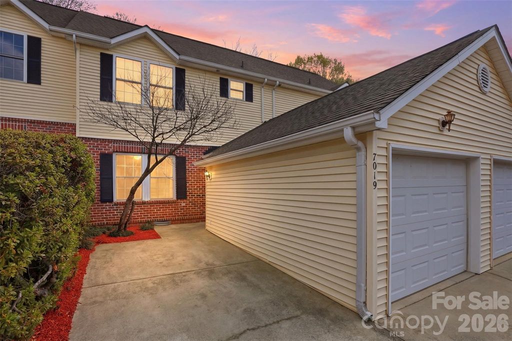 7019 Walnut Ridge Court, Charlotte, NC 28217