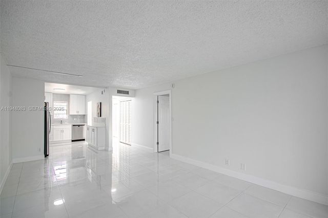 2541 Aragon Blvd 105, Sunrise, FL 33322