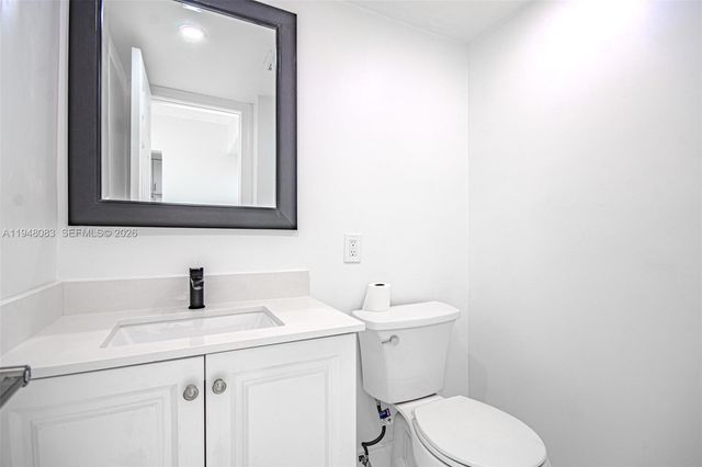 2541 Aragon Blvd 105, Sunrise, FL 33322