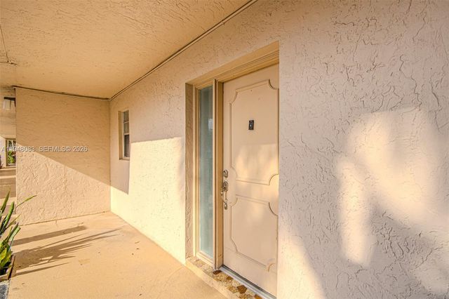 2541 Aragon Blvd 105, Sunrise, FL 33322