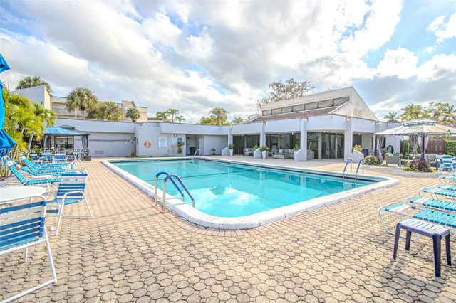 2541 Aragon Blvd 105, Sunrise, FL 33322