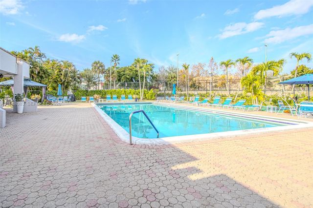 2541 Aragon Blvd 105, Sunrise, FL 33322