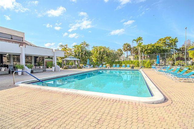 2541 Aragon Blvd 105, Sunrise, FL 33322