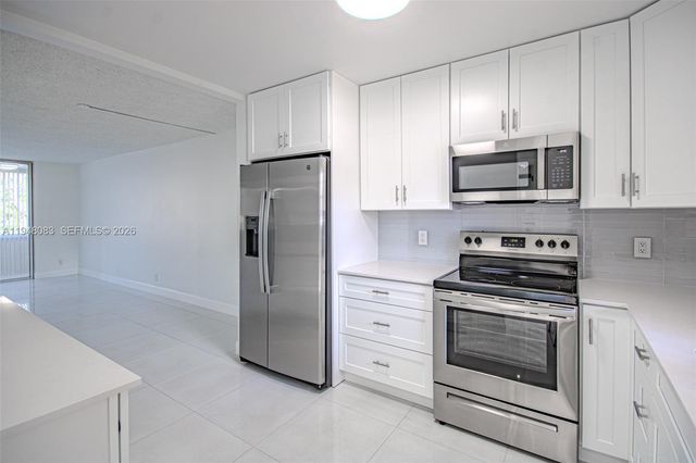 2541 Aragon Blvd 105, Sunrise, FL 33322