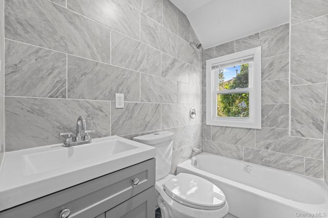 22018 91st Road, Queens Village, NY 11428