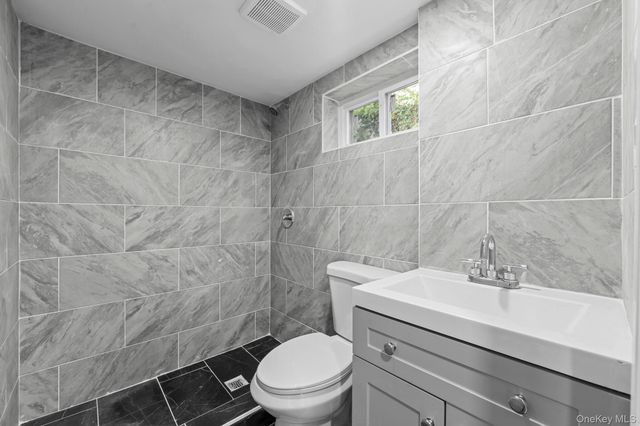 22018 91st Road, Queens Village, NY 11428