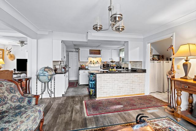 7130 Angola Road, Holland, OH 43528