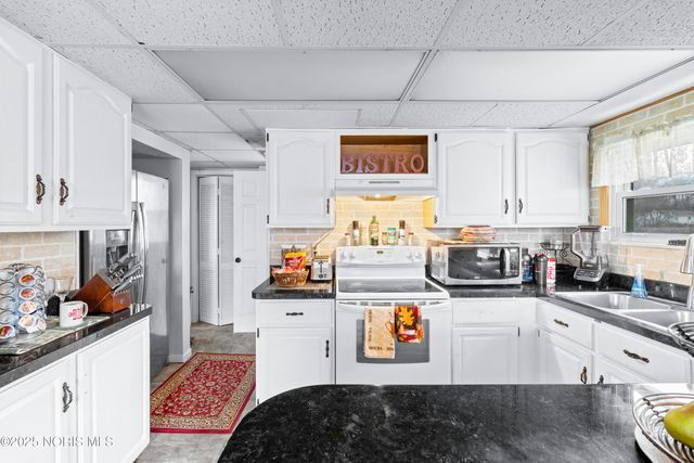 7130 Angola Road, Holland, OH 43528