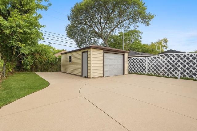 1923 S 4th Avenue, Maywood, IL 60153