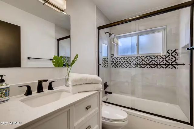 8115 E Edgemont Avenue, Scottsdale, AZ 85257