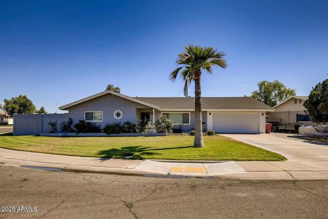 8115 E Edgemont Avenue, Scottsdale, AZ 85257