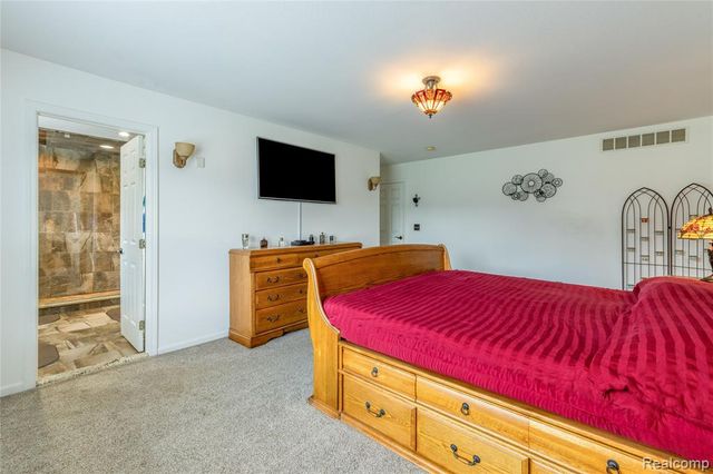 38575 Barth Street, Romulus, MI 48174