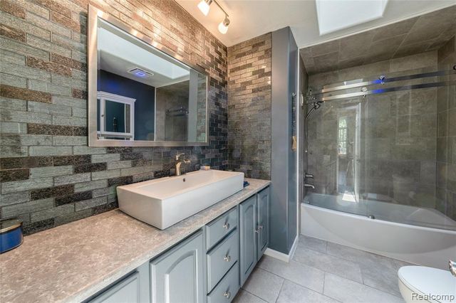 38575 Barth Street, Romulus, MI 48174