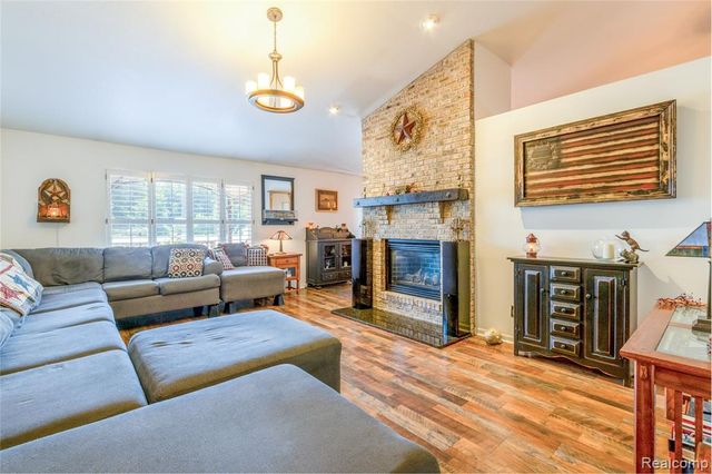 38575 Barth Street, Romulus, MI 48174