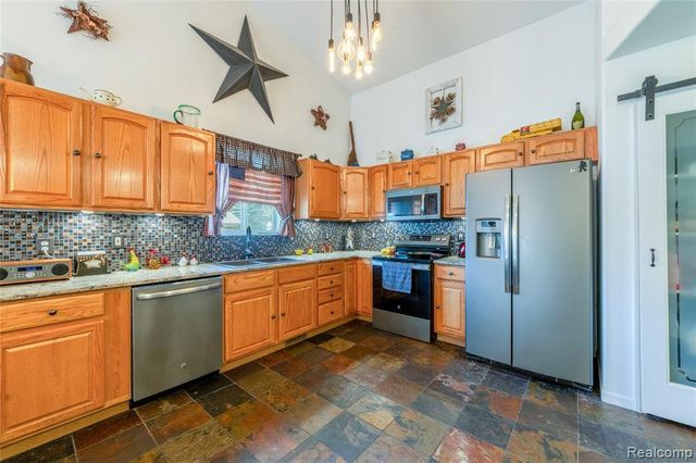 38575 Barth Street, Romulus, MI 48174