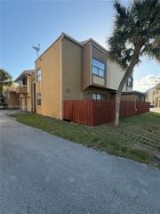 8330 N Missionwood Circle B23, Miramar, FL 33025