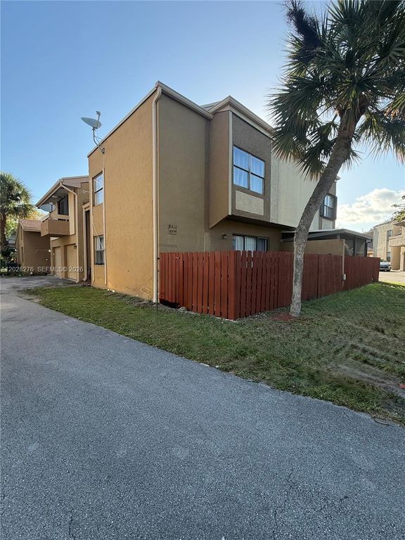 8330 N Missionwood Circle B23, Miramar, FL 33025