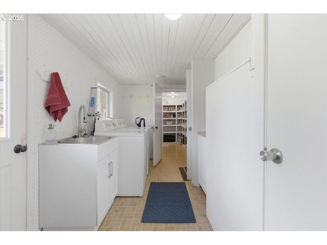 1240 Sw GEROLD St, Corvallis, OR 97333