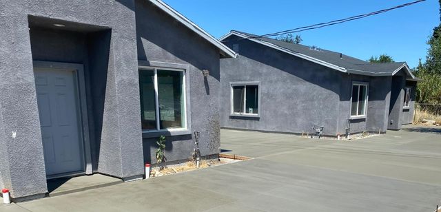 2481 S Commerce St, Stockton, CA 95206