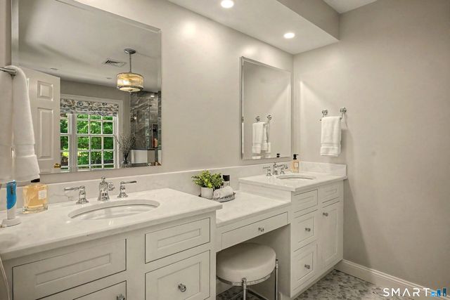 70 Westbury, Avon, CT 06001
