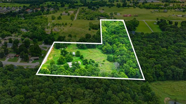 8277 W Brown Road, Cave Springs, AR 72745