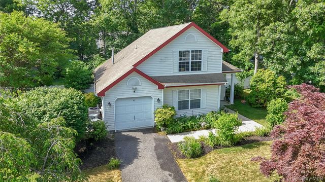 4 Blair Court, Coram, NY 11727