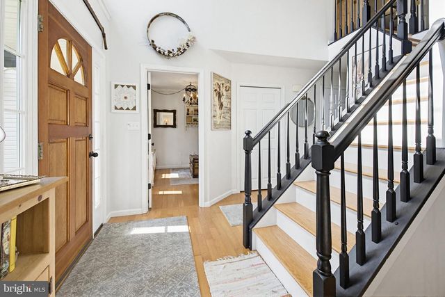7 THORNHILL LN, Willow Street, PA 17584