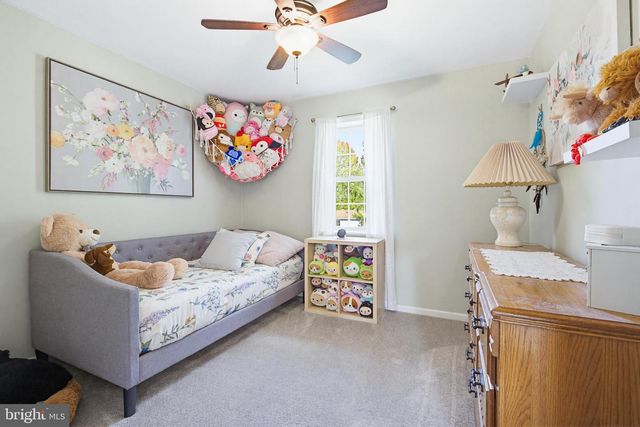 7 THORNHILL LN, Willow Street, PA 17584