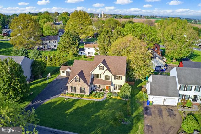 7 THORNHILL LN, Willow Street, PA 17584
