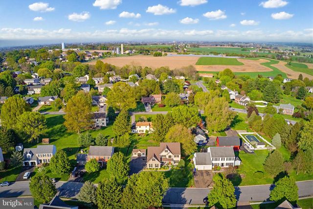 7 THORNHILL LN, Willow Street, PA 17584