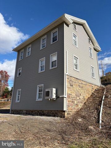 221 S MAIN ST, Reedsville, PA 17084