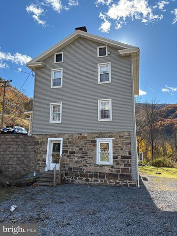 221 S MAIN ST, Reedsville, PA 17084