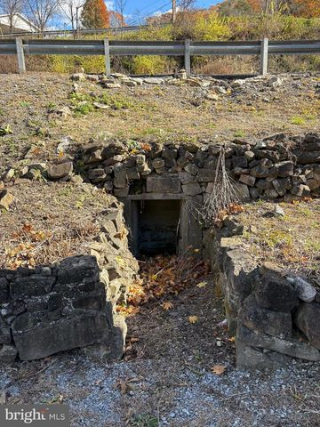 221 S MAIN ST, Reedsville, PA 17084