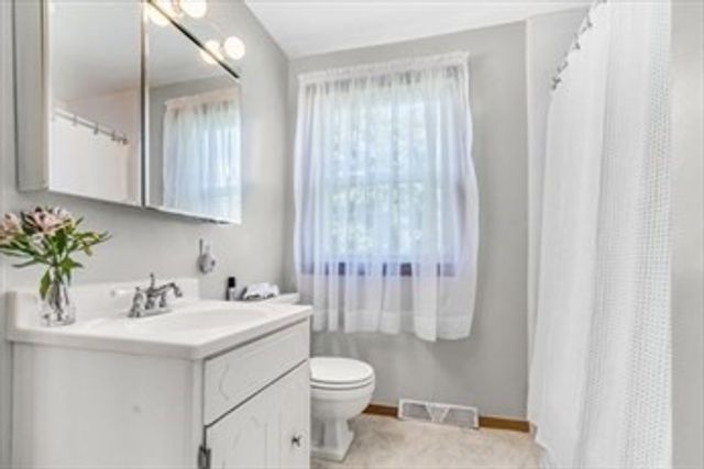 27 Westboro Rd, Marlborough, MA 01752