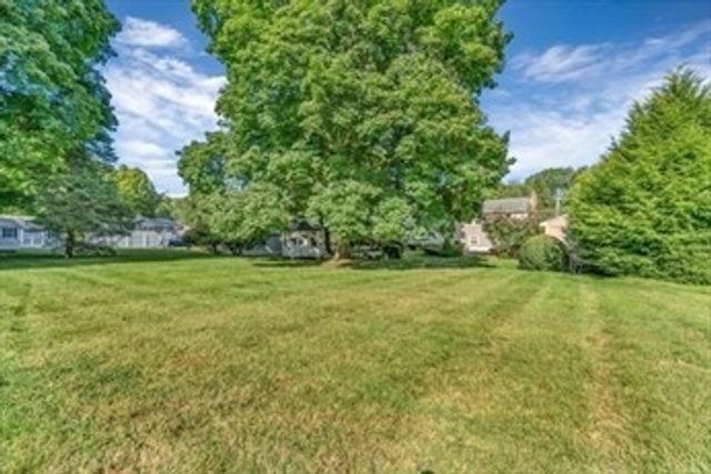 27 Westboro Rd, Marlborough, MA 01752