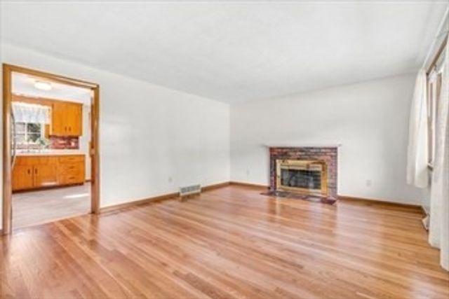 27 Westboro Rd, Marlborough, MA 01752