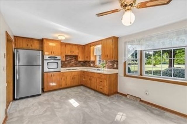 27 Westboro Rd, Marlborough, MA 01752