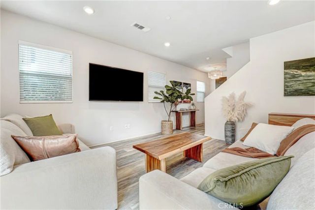 11809 Vienna Lane, Los Angeles, CA 90047
