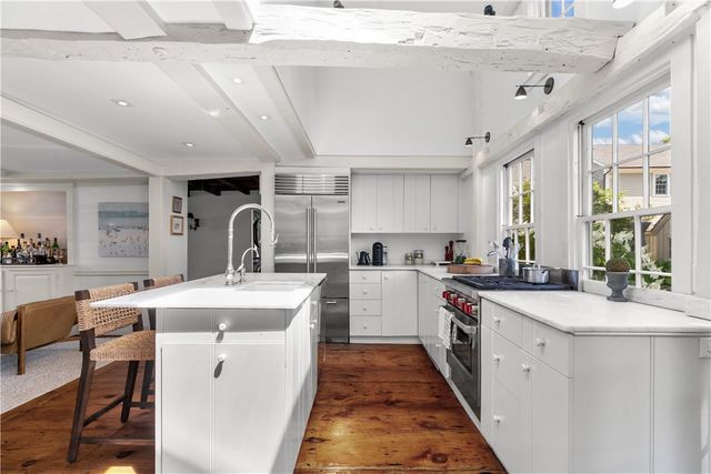 22 Bridge Street, Newport, RI 02840