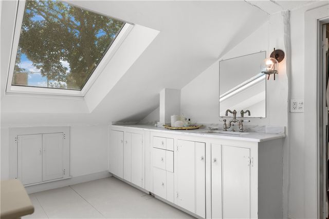 22 Bridge Street, Newport, RI 02840