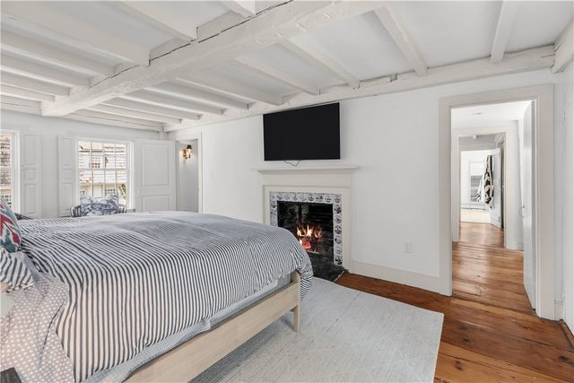 22 Bridge Street, Newport, RI 02840