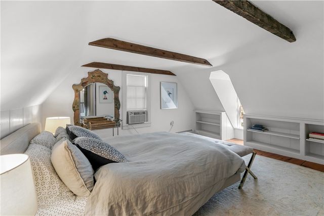 22 Bridge Street, Newport, RI 02840